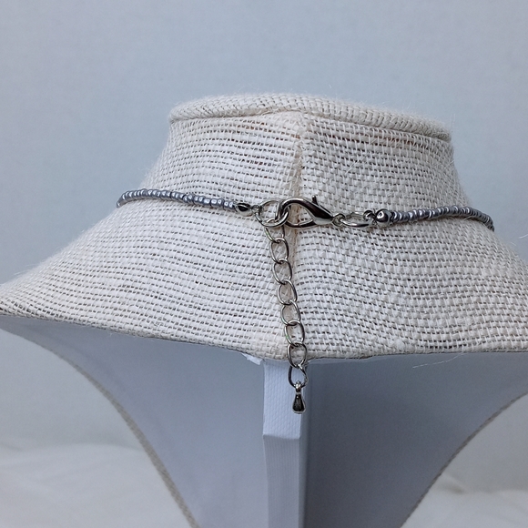 Crystal Beaded Circle Pendant Short Necklace Set - Picture 4 of 5